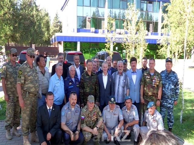 В Шымкент на форум ветеранов прибыли офицеры и генералы войск спецназа