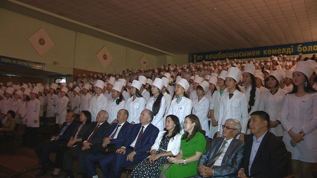 314 выпускников пополнили ряды Южно-Казахстанской государственной фармацевтической академии