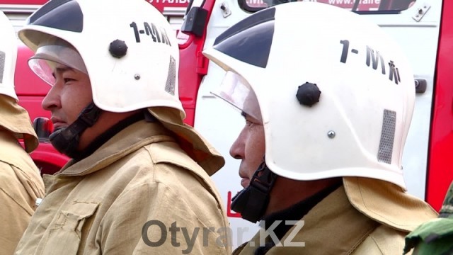 Спасатели ЮКО празднуют 20-летие своей службы. Пожарные
