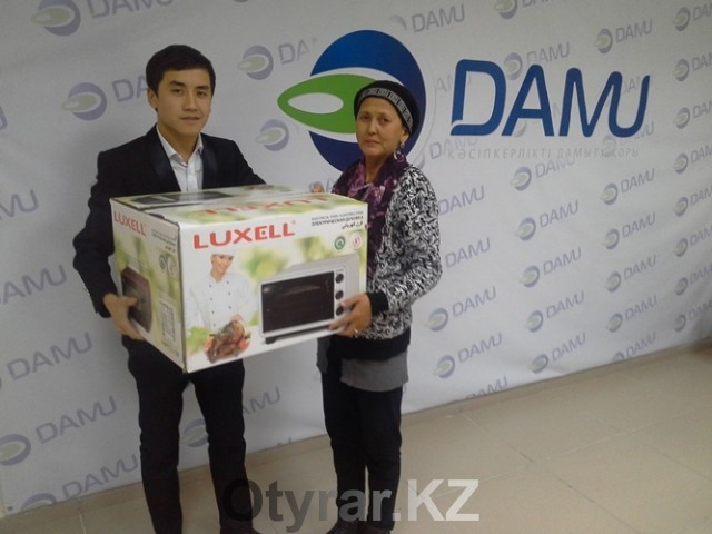 В Шымкенте и Туркестане вручили спонсорскую помощь предпринимателям-инвалидам