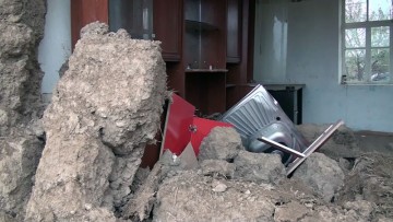 В Сайрамском районе ЮКО из-за дождей рухнул дом