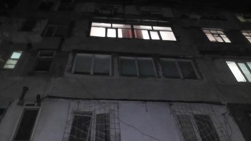 В Шымкенте подросток упал из окна 4 этажа