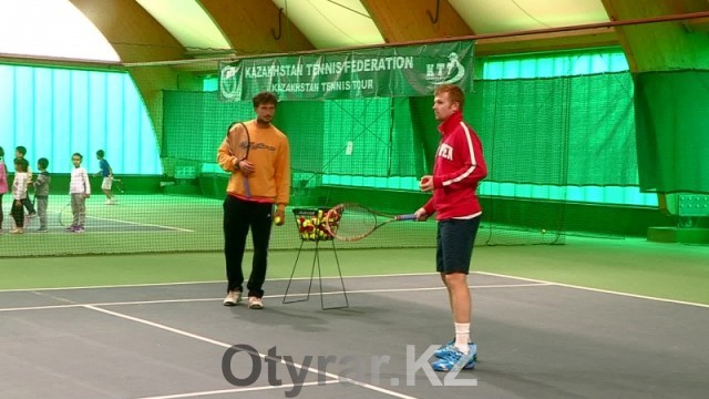 Теннисист Андрей Голубев провел мастер-класс для шымкентских спортсменов