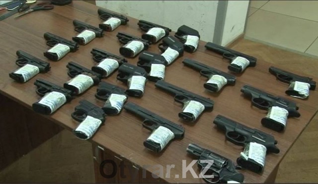 Жители ЮКО получили 96 млн тенге за добровольную сдачу оружия