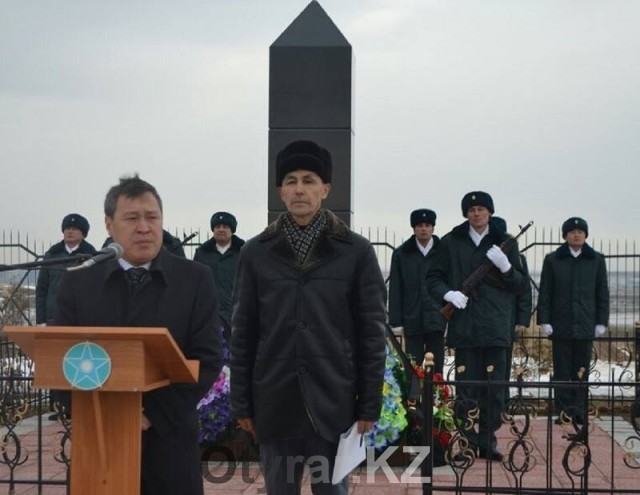 В ЮКО почтили память погибших в авиакатастрофе под Шымкентом