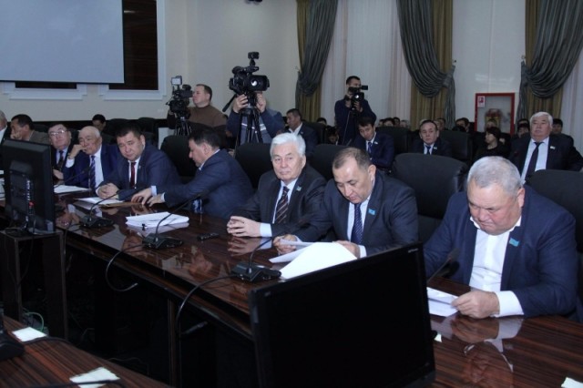 Депутаты областного маслихата утвердили бюджет ЮКО на 3 года