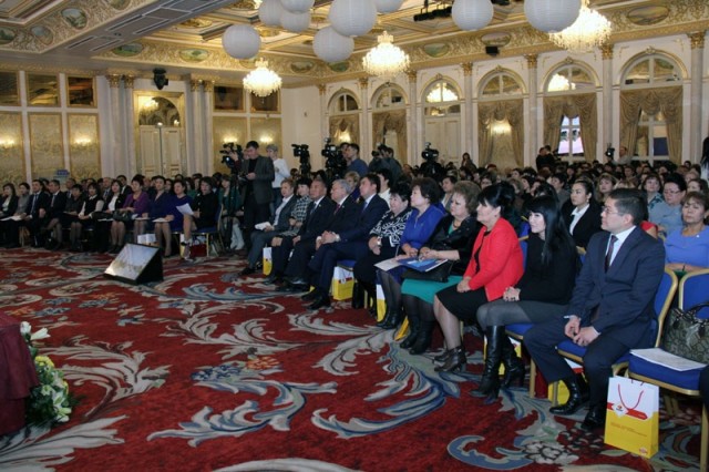 В Шымкенте проходит международный форум женщин при участии госсекретаря Казахстана