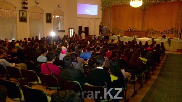 1000 будущих волонтеров ЭКСПО-2017 собрались на семинаре в Шымкенте