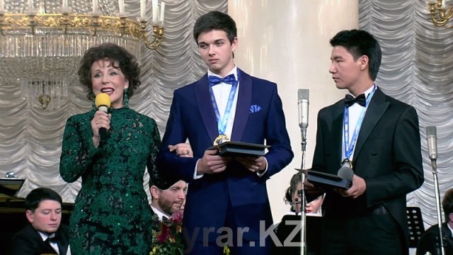 Казахский романс зазвучал на международном конкурсе в Москве