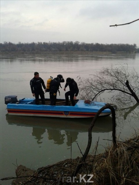 На Сырдарье погиб человек от взрыва бензобака моторной лодки