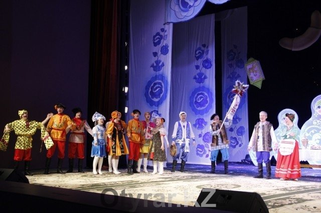 В областном русском драматическом театре продолжаются "Рождественские встречи"