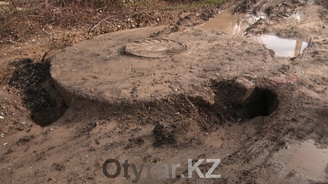Жители "Кайнар-Булака" не могут решить проблему перекопанных дорог