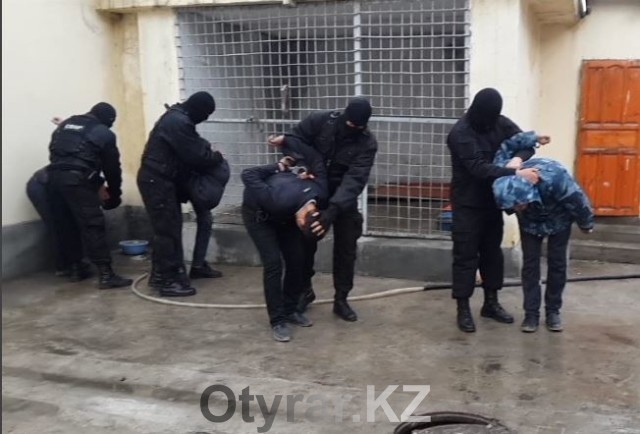 Серию разбойных нападений раскрыли полицейские ДВД Южно-Казахстанской области. Задержание