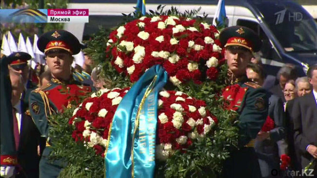 У могилы Неизвестного Солдата в Москве прозвучал гимн Казахстана
