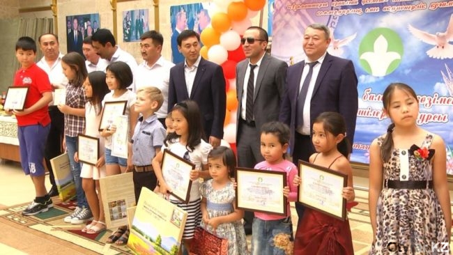 В Шымкенте проходит выставка "Казахстан глазами детей"
