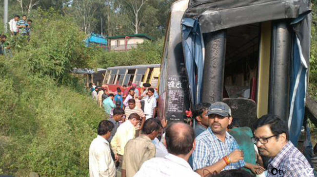 крушение поезда в Индии
