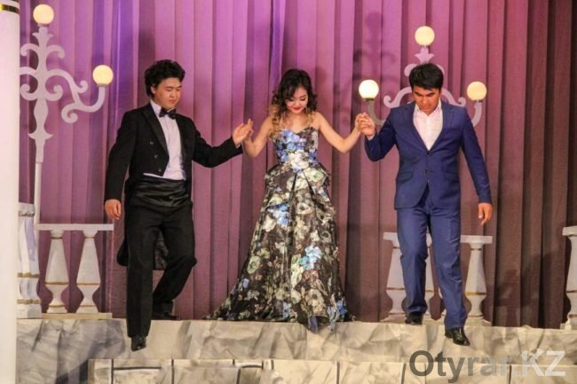 Гран-при Казахской романсиады в Шымкенте получил конкурсант из Узбекистана