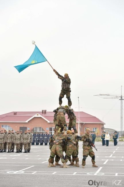 Молодые солдаты из южного Казахстана отправились в армию