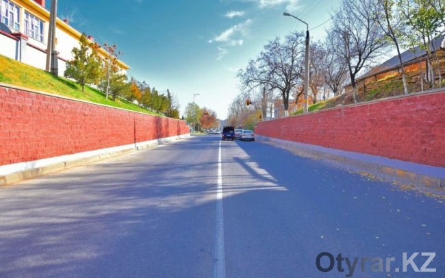 Проведена облицовка подпорной стены по улице Торекулова