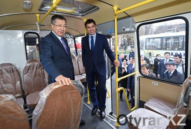 tujmebaev-v-shkolnom-avtobuse