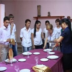 Дипломированных официантов будут готовить в Шымкенте