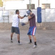 В Шымкенте судья по боксу тренирует детей