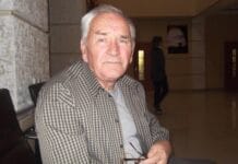 Шымкентский пенсионер знает как ликвидировать воровство люков