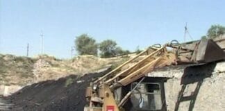 Склады пустуют, а малоимущие семьи Шымкента зимой могут остаться без угля