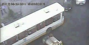 Отрываясь от полицейского преследования, водитель джипа совершил ДТП