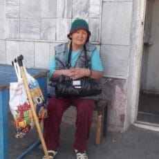 Пожилой гражданке РФ потерявшей память, помогают всем миром