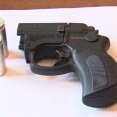 По подозрению в хулиганстве задержан 19-летний студент (видео) Травматический пистолет может стать смертельным оружием