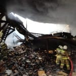 На территории МЖК произошел пожар. Помещение полностью выгорело Пожару была присвоена вторая категория сложности