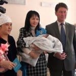 Новорожденные ровно в 11 часов 11 минут получили свидетельства о рождении