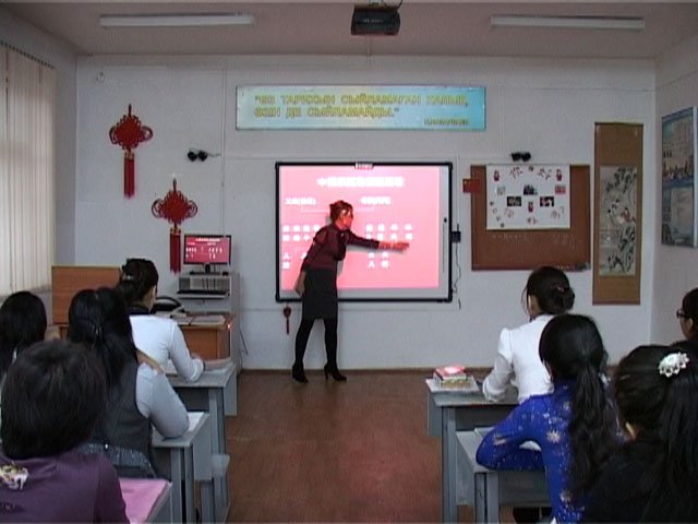 Директор "Парасат" организовал для учащихся колледжа бесплатные курсы китайского языка