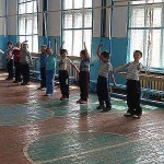 За всеобщий доступ в школьные спортзалы выступают активистки Шымкента