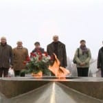 Дипломаты РФ возложили цветы к Мемориалу Славы в день исторической даты