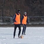 Футболисты премьер-лиги поборолись с 16-летними футболистами