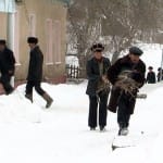 Будет уволена директор школы, которая заставляла педагогов в горах собирать дрова