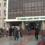 Мобильные ЦОНы регистрируют граждан на рынках и в учебных заведениях Шымкента ЦОН