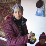 Многодетная семья погорельцев Жанаталапа ютится в неотапливаемой комнатке