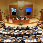 Самому старшему депутату Мажилиса Парламента 74 года, самому младшему — 32 года