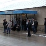 В Шымкенте не хватает остановок. В ближайшее время построят еще сотню