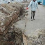 Жителей улицы Рыскулбекова отрезали от мира ямы и раскопанная дорога