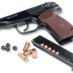 В Туркестане трое человек открыли стрельбу по полицейским