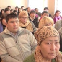 Аким Аль-Фарабийского района отчитался перед населением и взял проблемы на карандаш