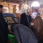 Более 10000 православных пришли к мощам святых Елизаветы и Варвары