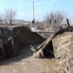 Рухнул единственный мост, соединявший целый поселок с городом