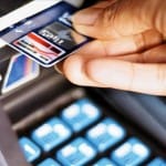 9 миллионов 200 тысяч человек пользуются пластиковыми карточками