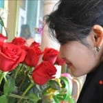 На минимальную зарплату в Казахстане можно купить 18 роз