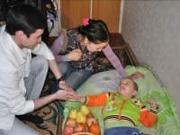 Мальчика, который вышел из комы, под опеку взяли журналисты